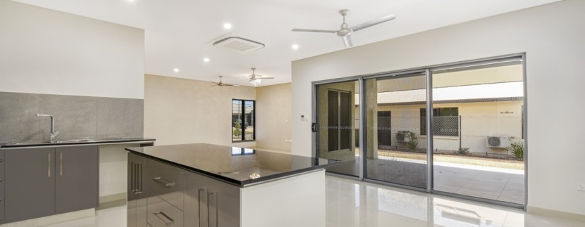 SimilarHouse09