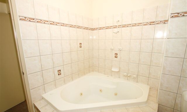 12.336 Casuarina Drive (9)